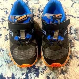 Size 12 Boys Tennis Shoes